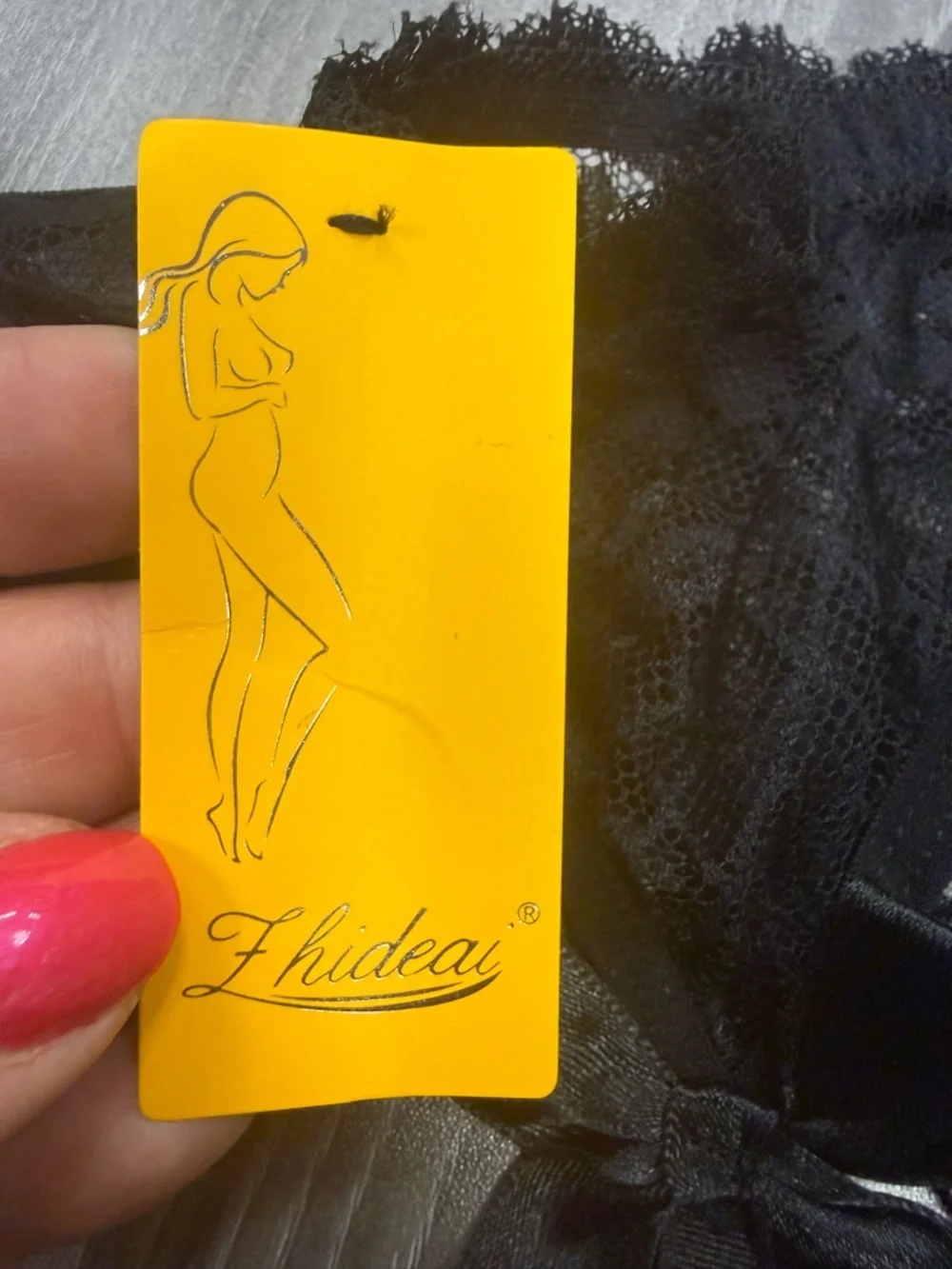 Fhideau description women